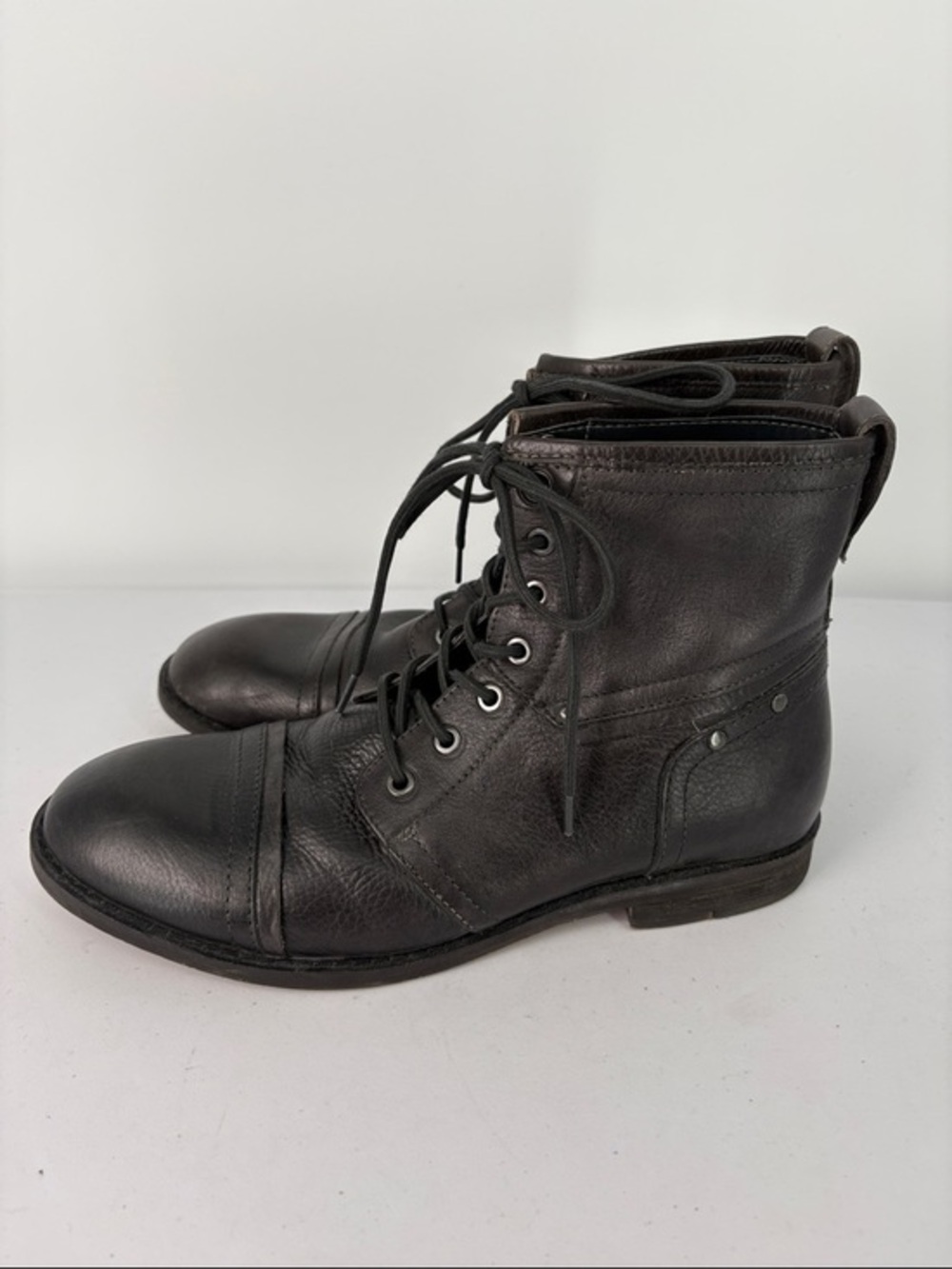 👞 Guess GMEAGAN Black Leather Lace-Up Combat Boots